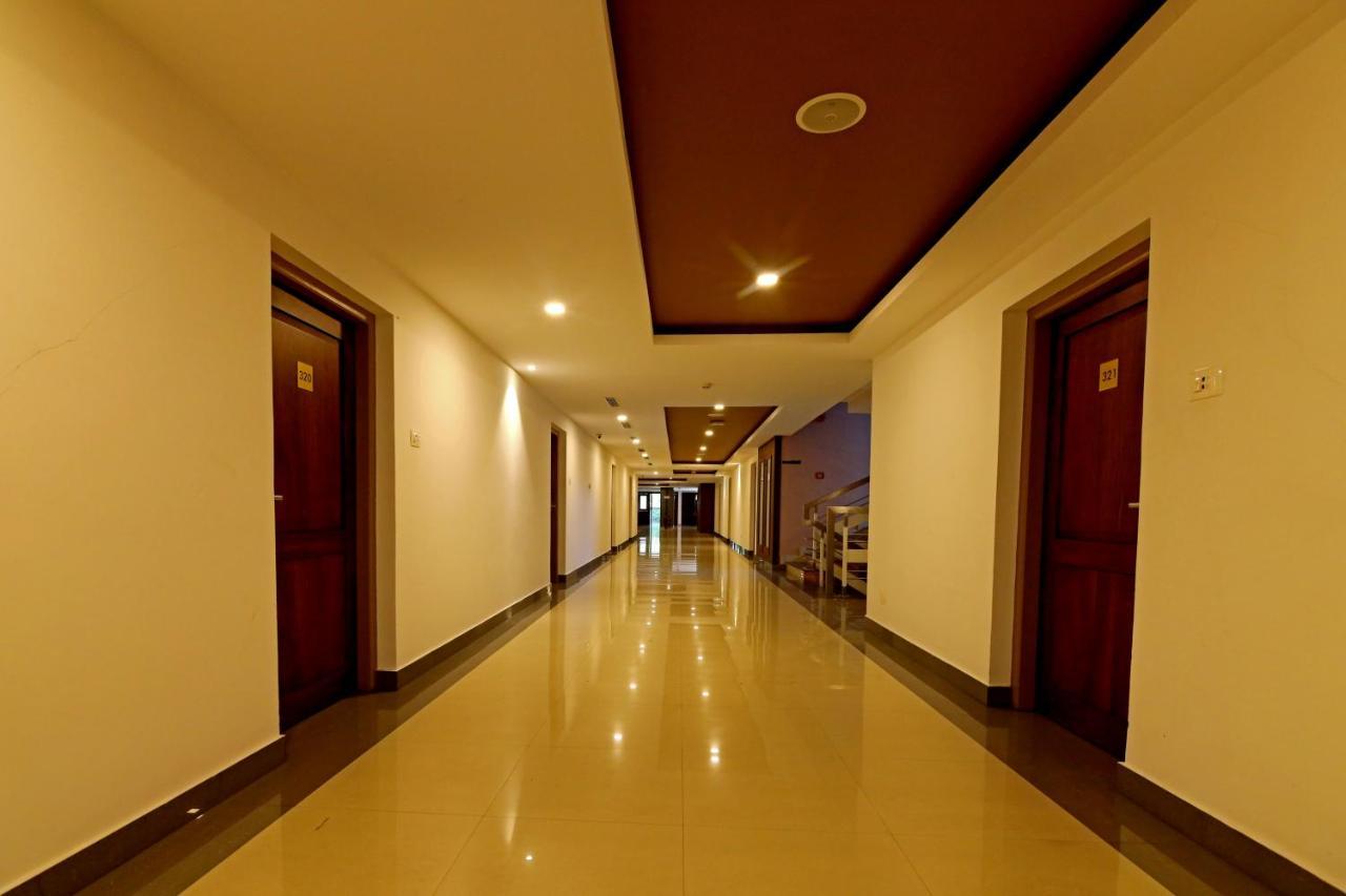 Hotel Wilton Sultan Bathery Exterior photo